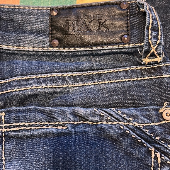 Buckle Buckle Black Fit No. 53 24 X 32 Skinny Jeans Womenβs NWOT 5 Pockets - Picture 3 of 15